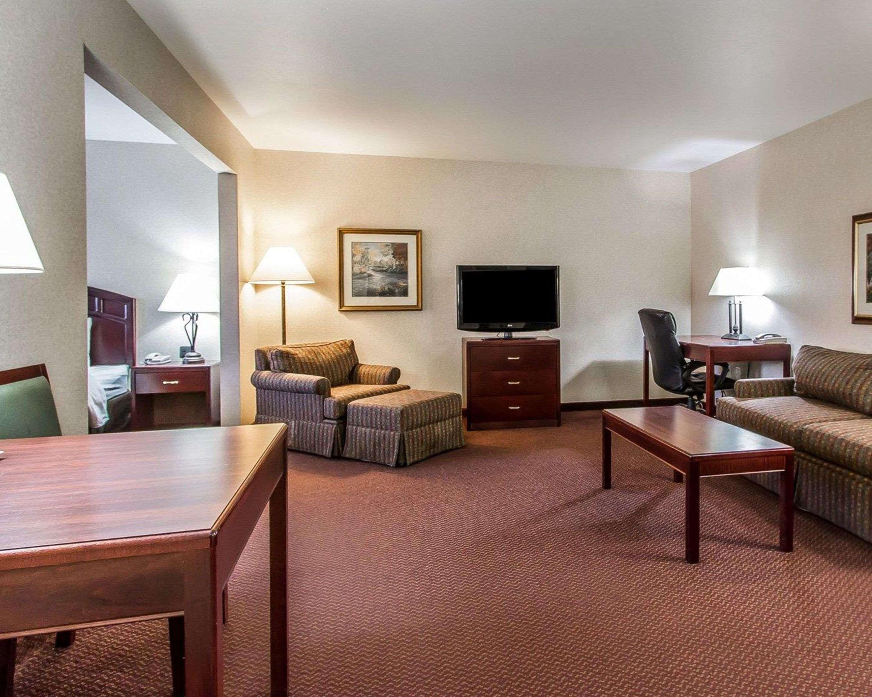 Quality Inn & Suites Fort Madison Near Hwy 61 Kültér fotó